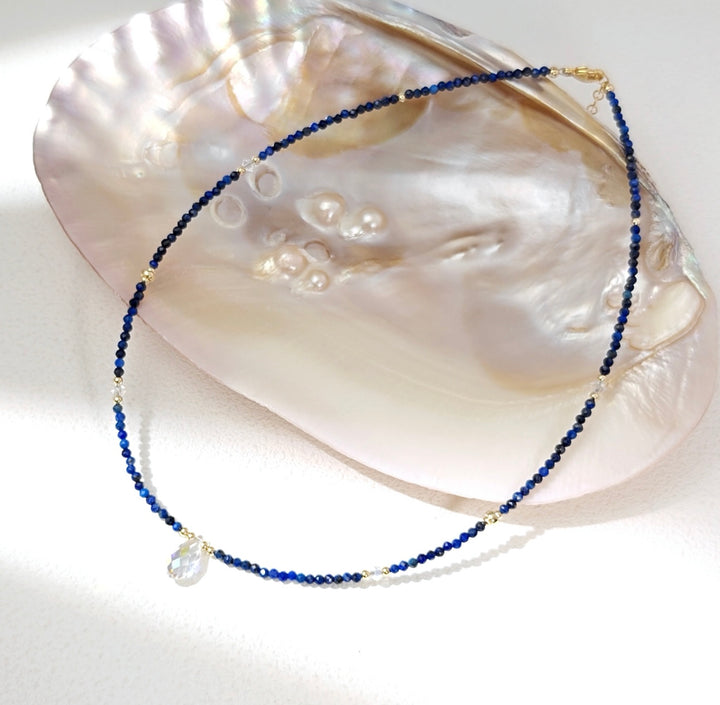 Collana di lapislazzuli e opale