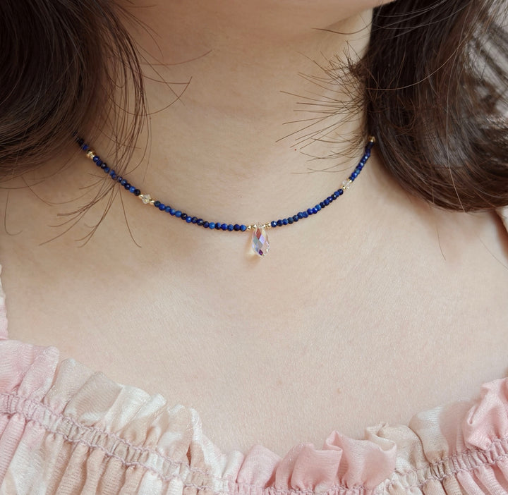 Collana di lapislazzuli e opale