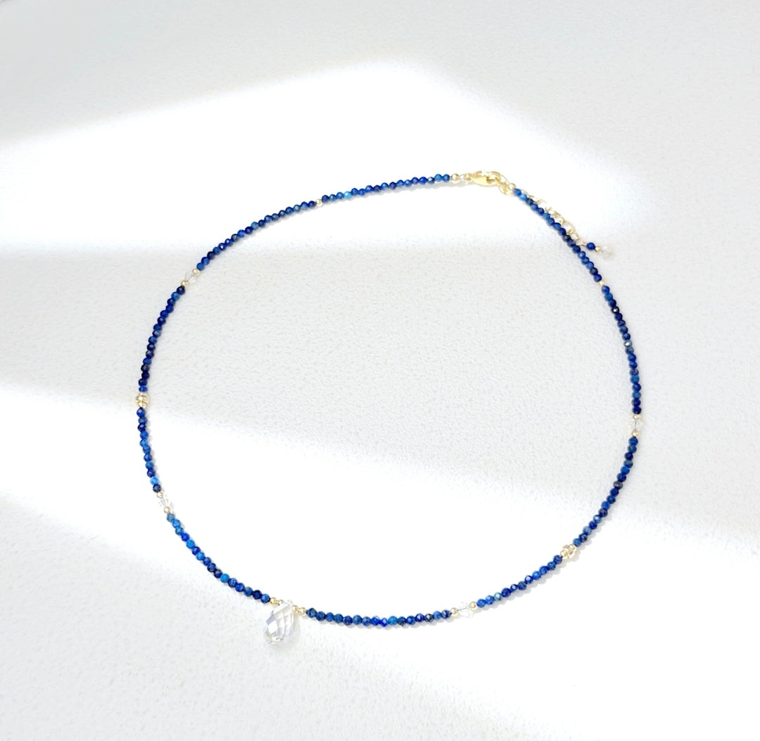 Collana di lapislazzuli e opale