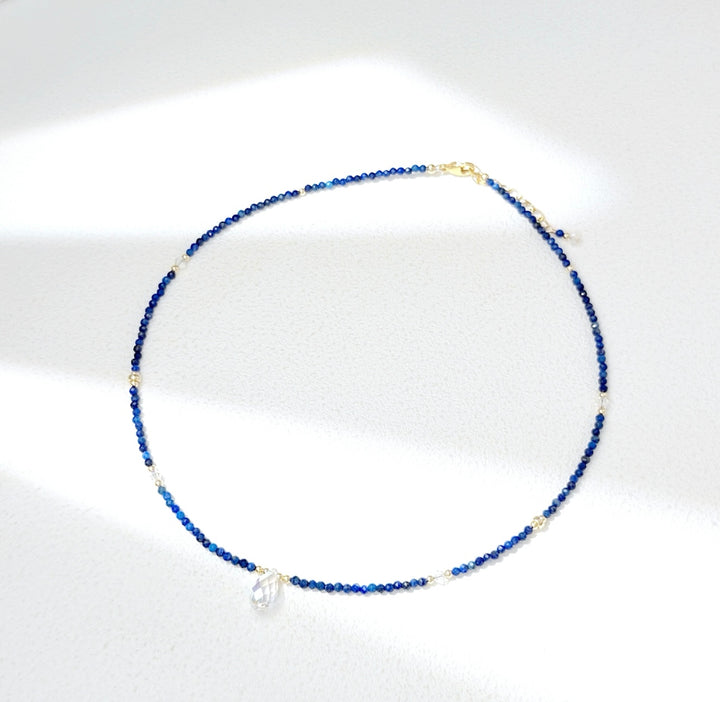 Collana di lapislazzuli e opale
