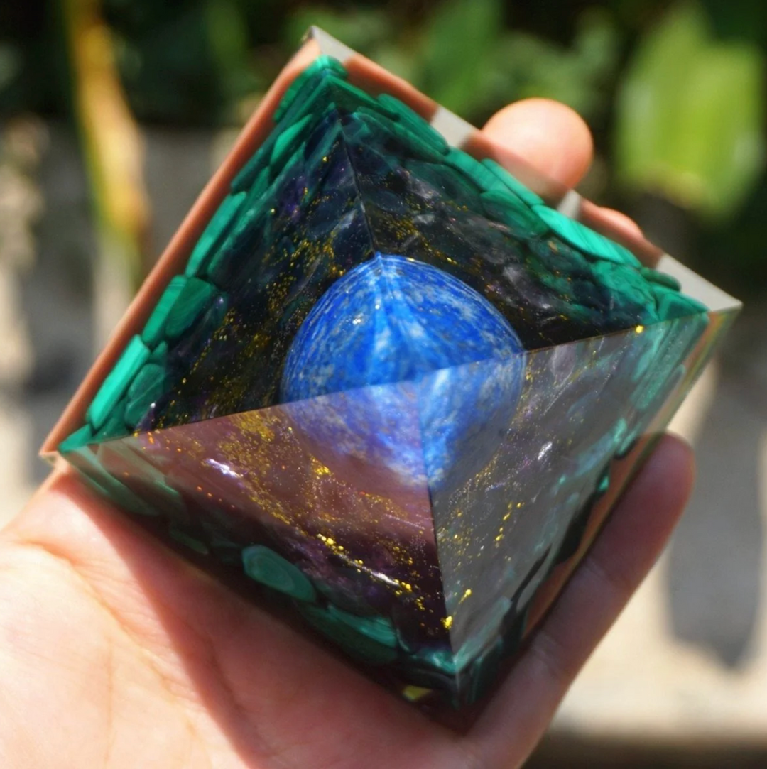 Universo di Lapislazzuli - Piramide di Orgonite