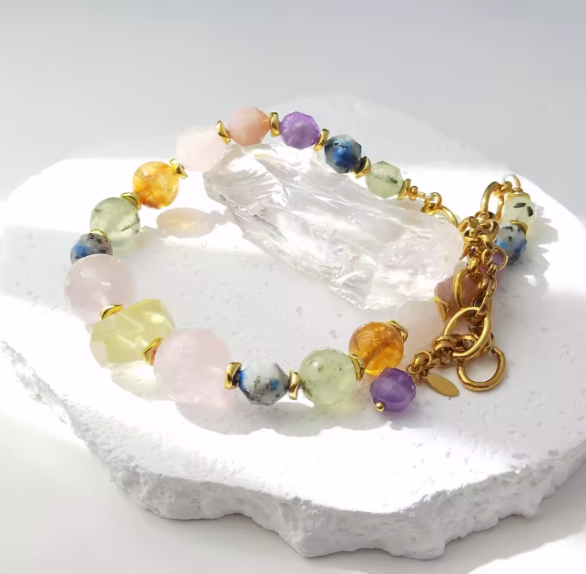 Collana con aura di luce di giada