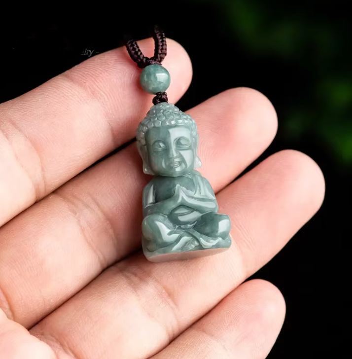 Collana con Buddha di giada