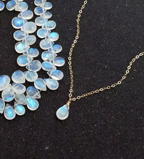 Collana con pietra di luna Aurora