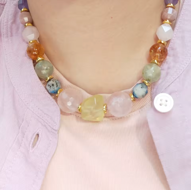 Collana con aura di luce di giada
