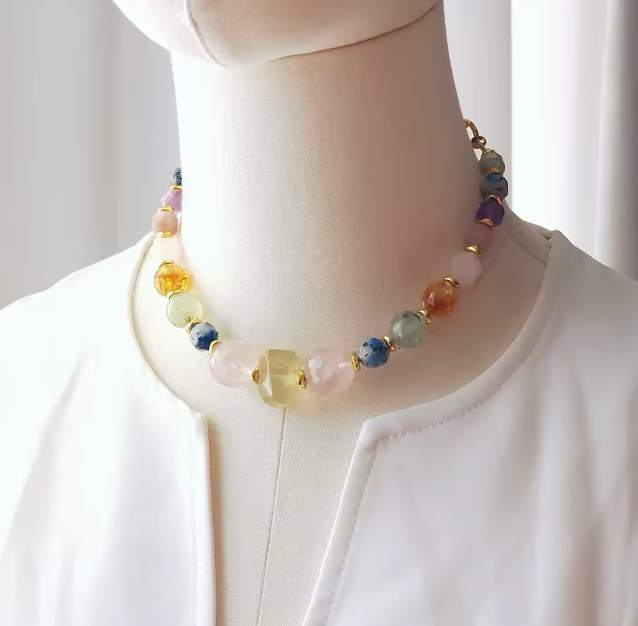 Collana con aura di luce di giada