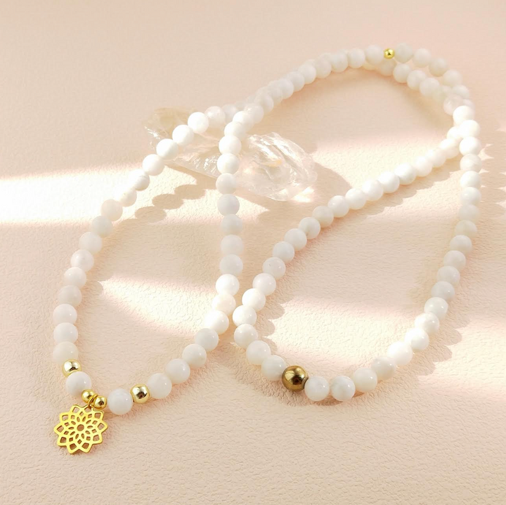 Mondstein Flower - Mala Kette