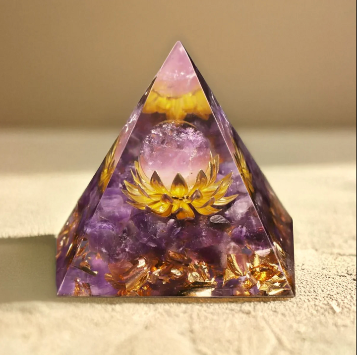 Piramide di Orgonite a forma di Loto