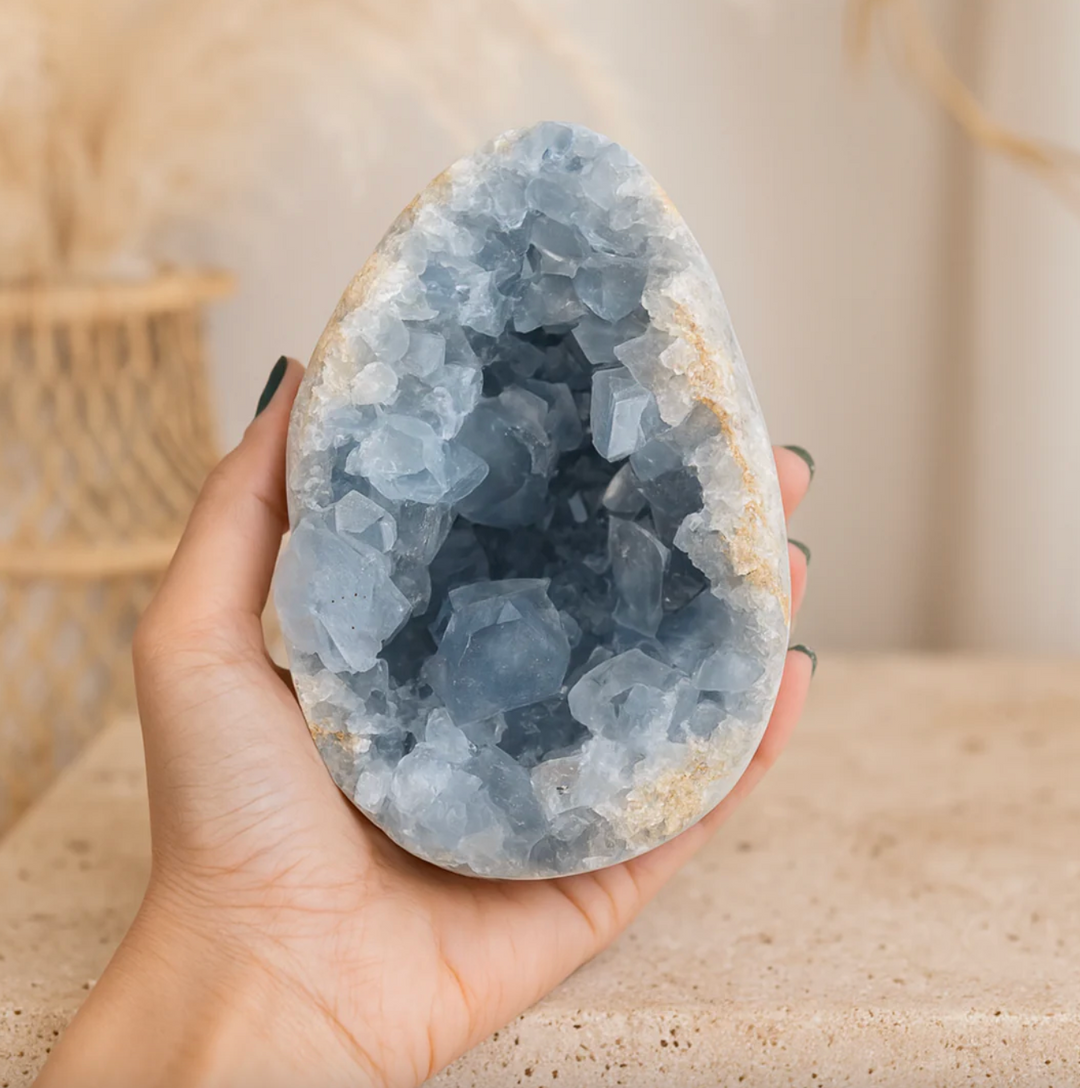 Cölestin-Geode aus Madagaskar