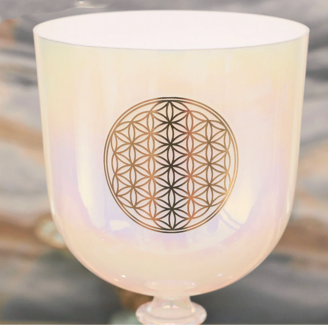 Kristallklangschale mit Stiel aus Quarz „Blume des Lebens“