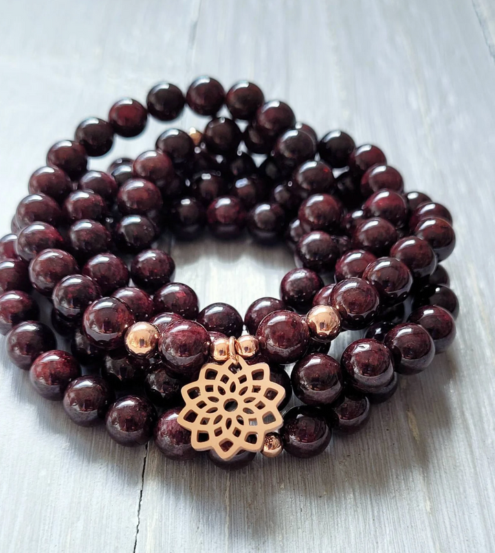 Granat Flower Mala – Vitalität & Lebensfreude