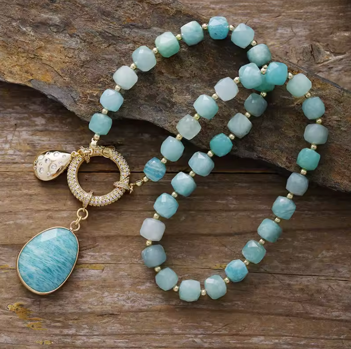 Celest Pearl – Edelstein Halskette