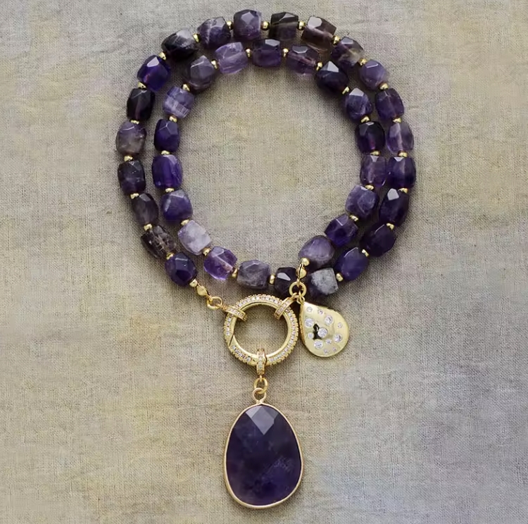 Celest Pearl – Edelstein Halskette