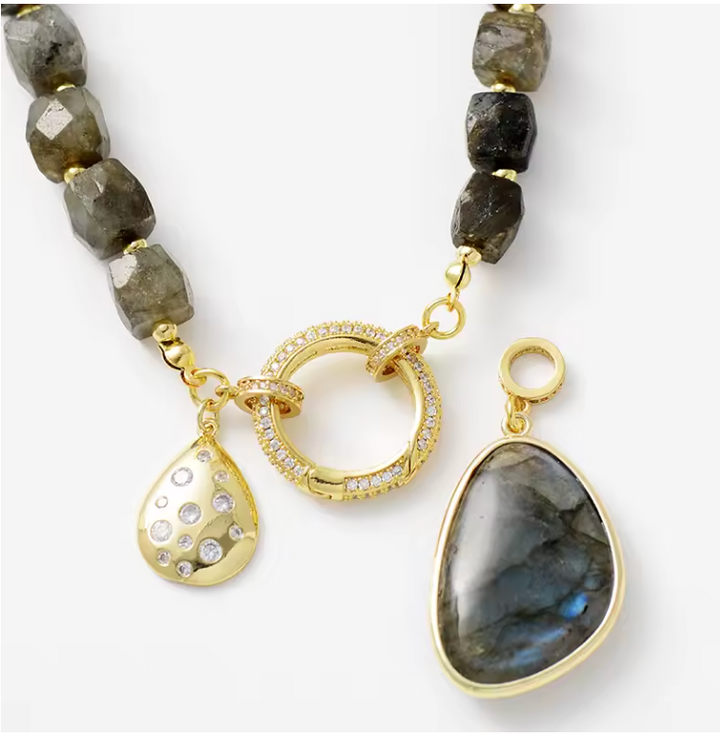 Celest Pearl – Edelstein Halskette