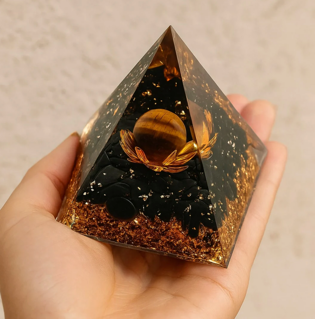 Golden Tigerauge - Orgonit Pyramide