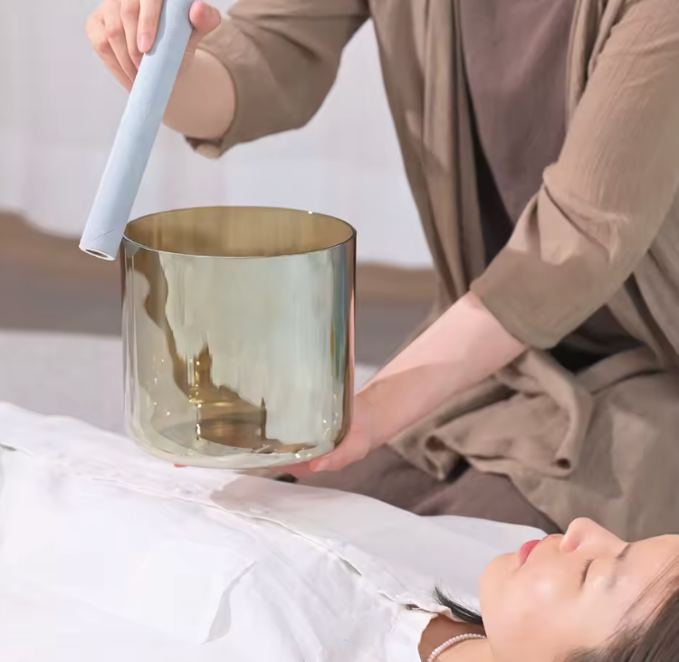 Kristall-Klangschale aus Quarz „Gold Symphony“