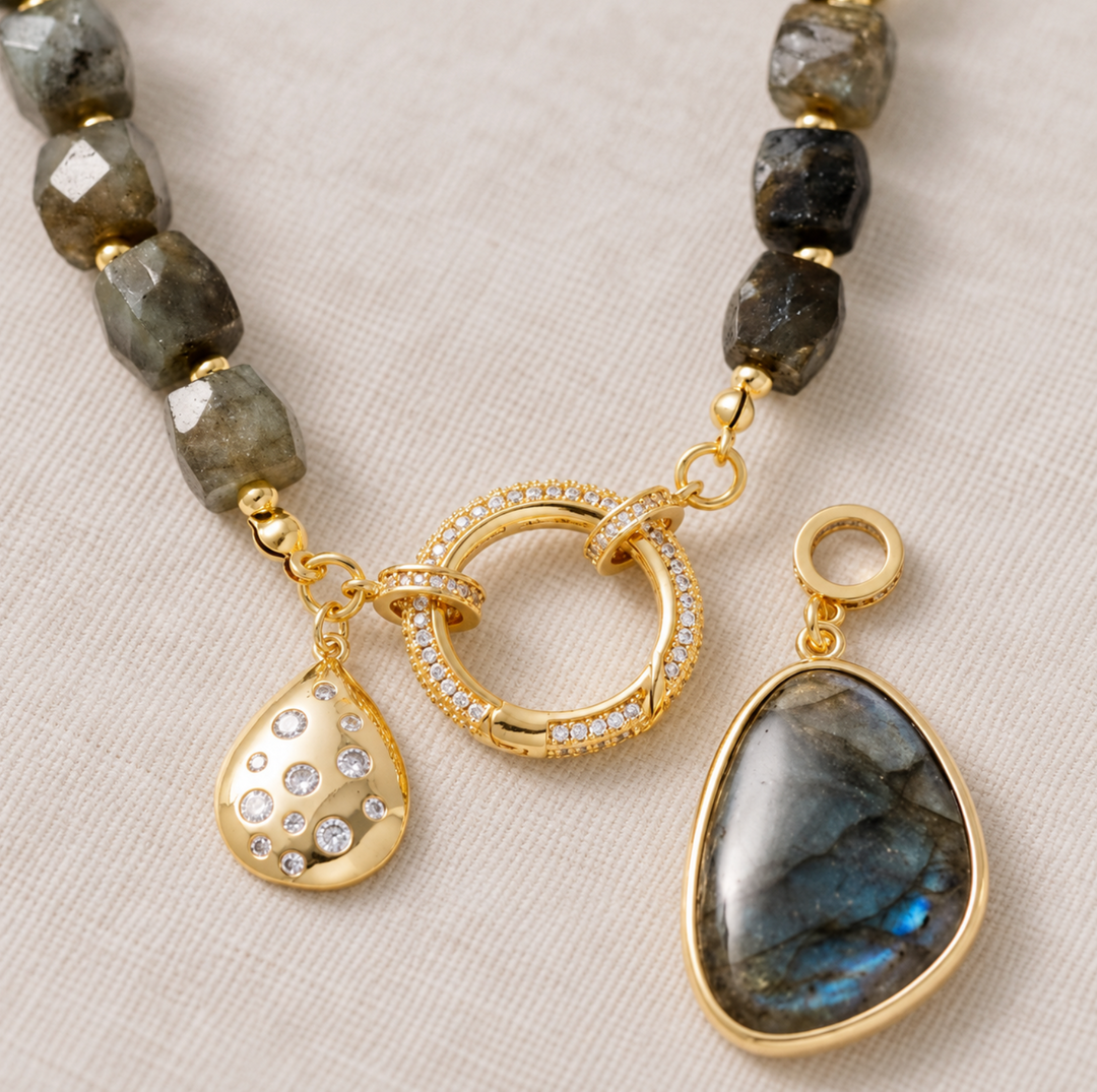 Celest Pearl – Edelstein Halskette