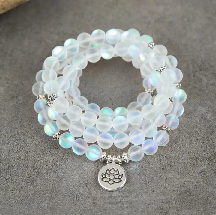 White Aqua Aura Mala – Frieden & Klarheit