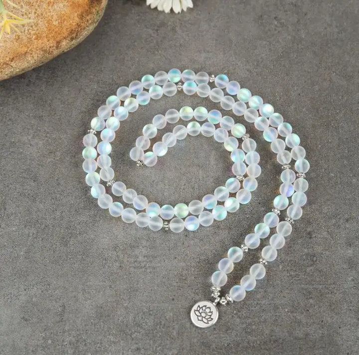 White Aqua Aura Mala – Frieden & Klarheit