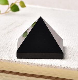 Edelstein - Pyramide - LAMIVA.de - Yoga Schmuck - Spiritualität