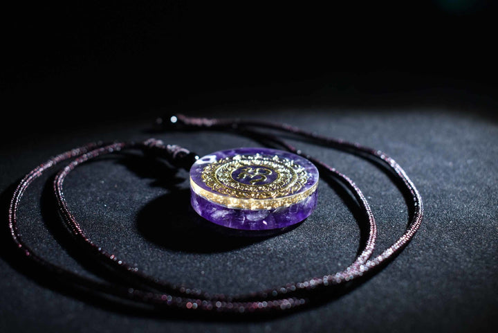 Orgon Amethyst OM - Kette - LAMIVA.de